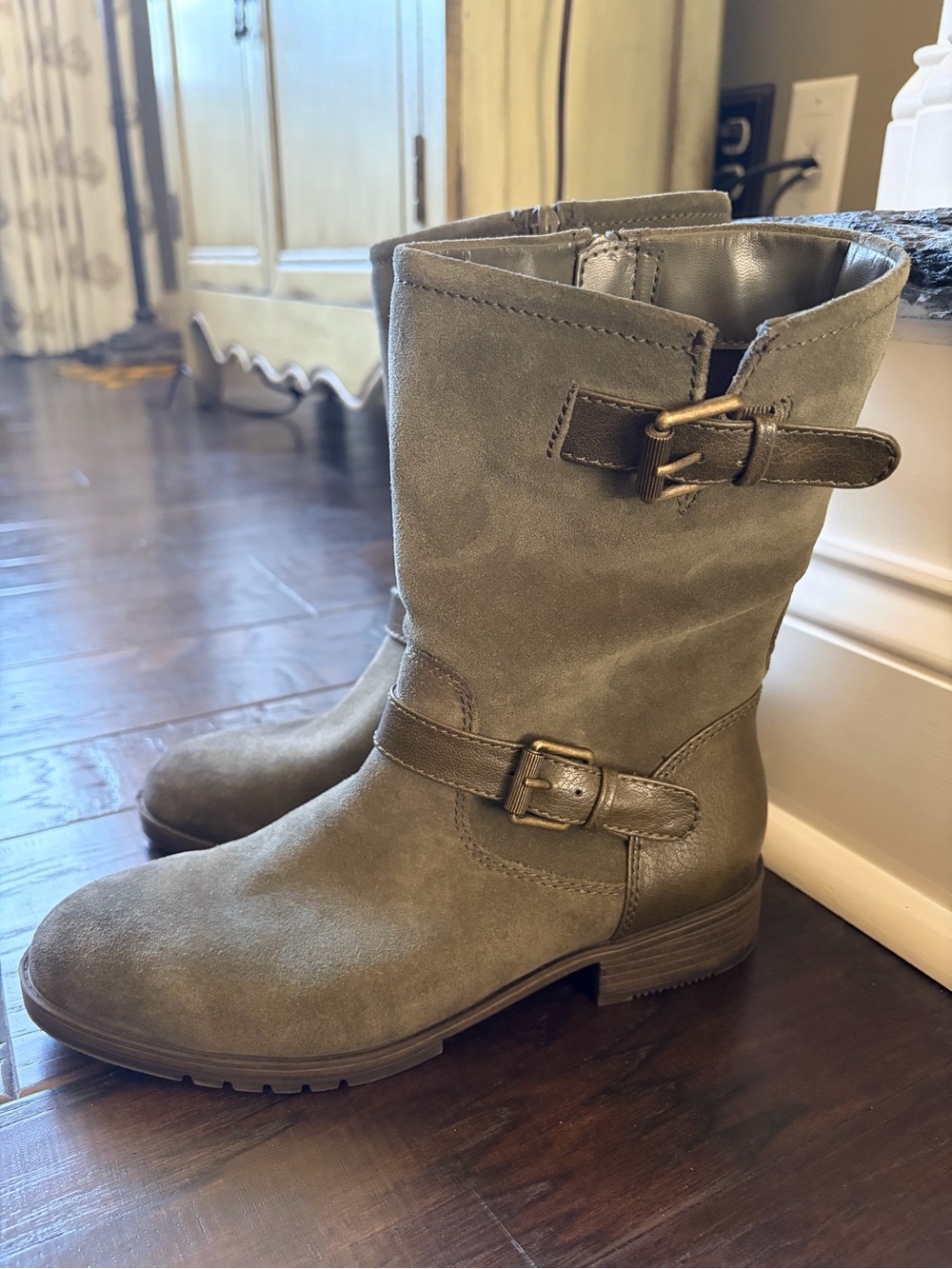 Naturalizer Genna Green Suede Boots Sz7W Olive Boho Whimsigoth Grunge Gorpcore